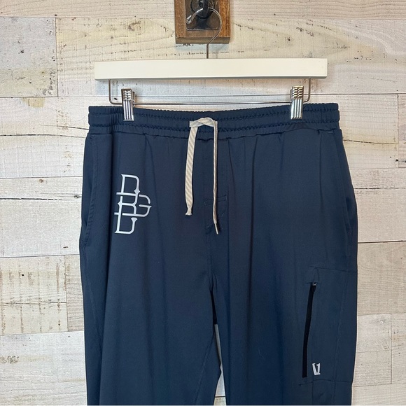 Vuori Men's Sunday Performance Jogger in the color Ink Heather or Navy Blue - Picture 3 of 13